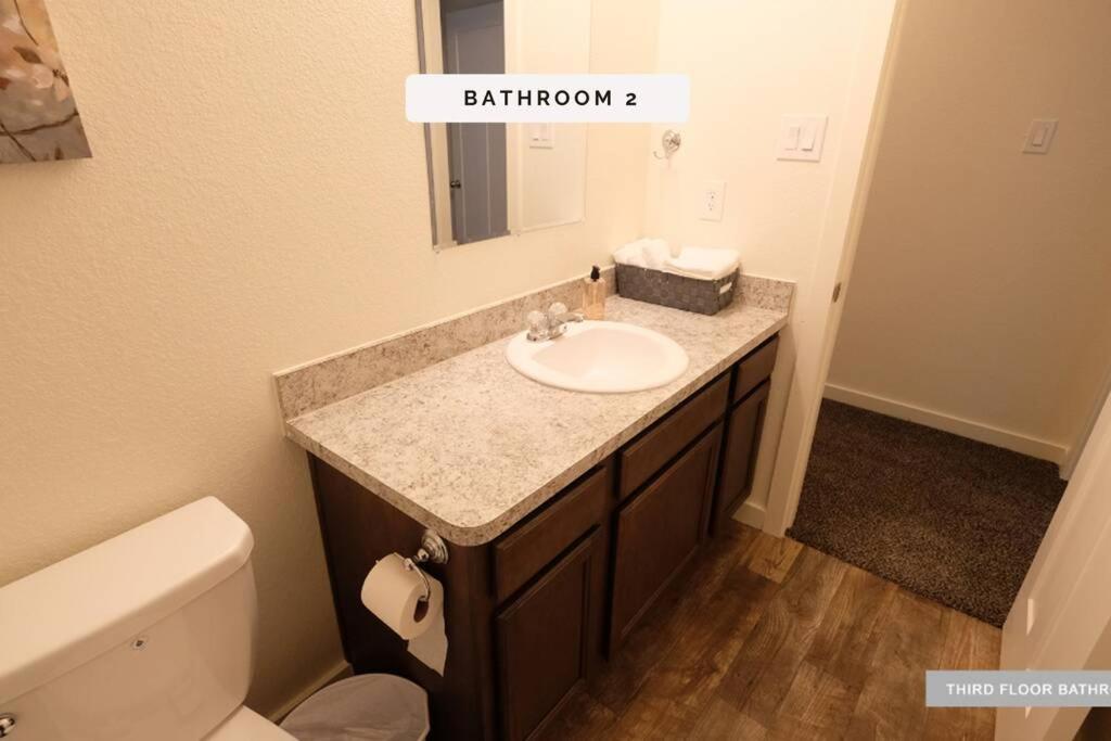 Villa 3 Story, 3 Bdrm, 4 Beds, 2 Bath, North Houston, Iah - 10B Exterior foto